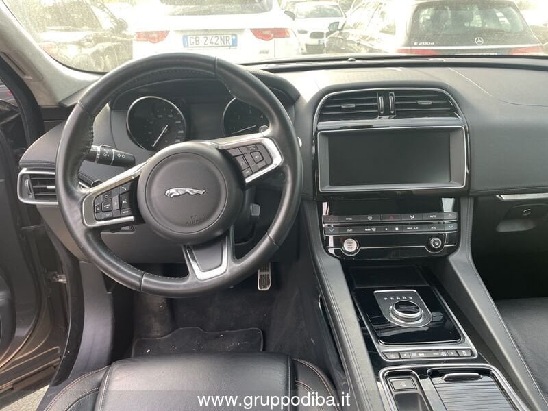 Jaguar F-Pace F-Pace 2.0d i4 Prestige awd 180cv auto my19- Gruppo Diba