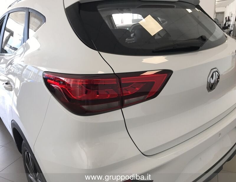 MG ZS MG ZS 1.0T 6MT LUX White- Gruppo Diba